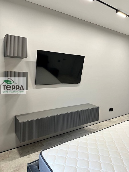 Объявление V1744