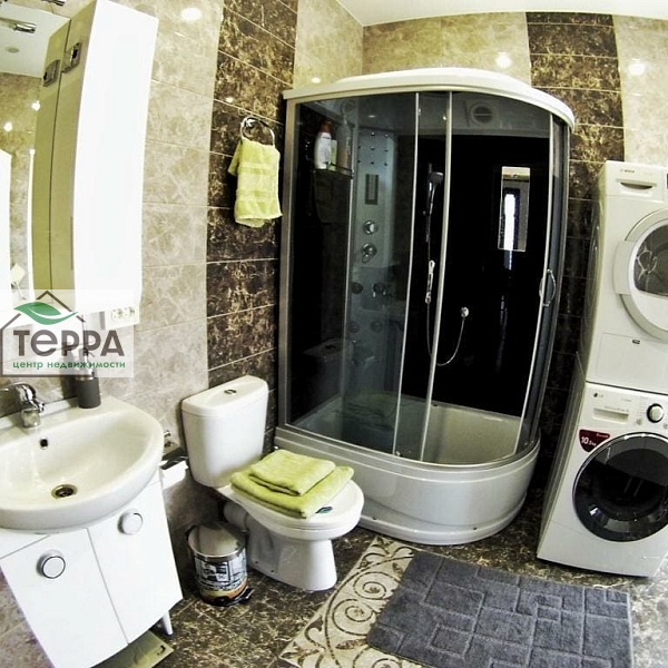 Дом, 220 кв.м., Евпатория, Революции ул., 7к1